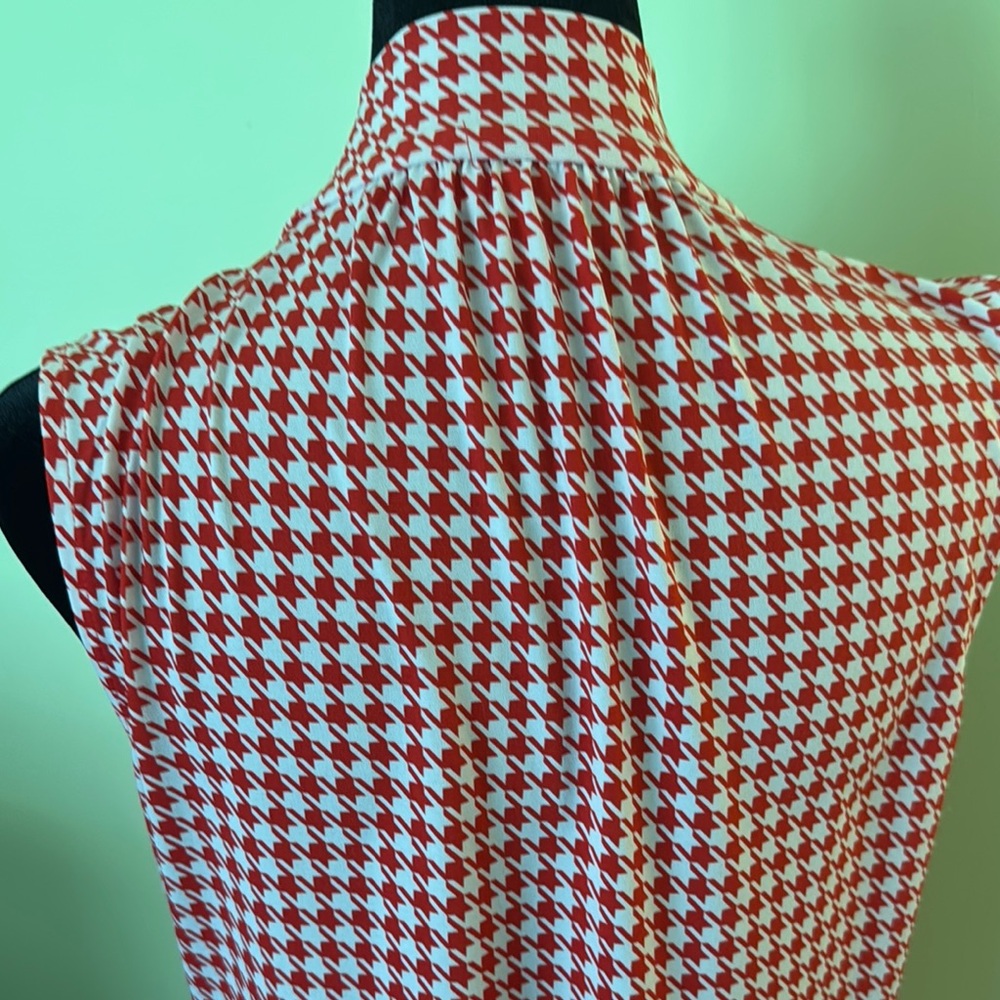 Banana Republic Red and White Houndstooth Tie Front Blouse - Picture 4 of 4